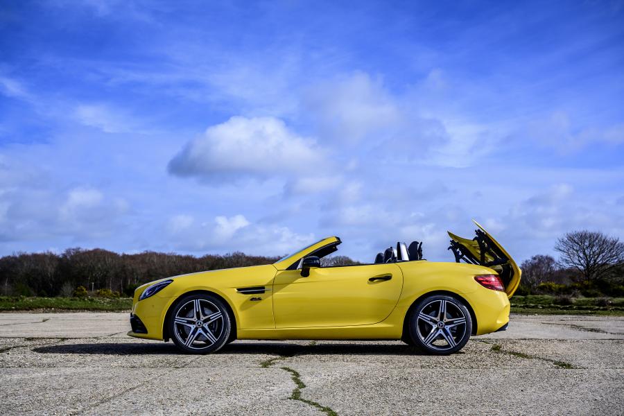  Mercedes-Benz SLC300 Final Edition (R172) 2019 года  (UK) (фото 12 из 19)